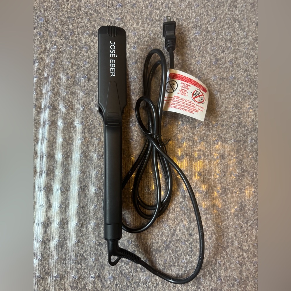 Jose Eber: Wet or Dry Flat Iron - 1.5" Plates, Innovative Technology Smooths Dry